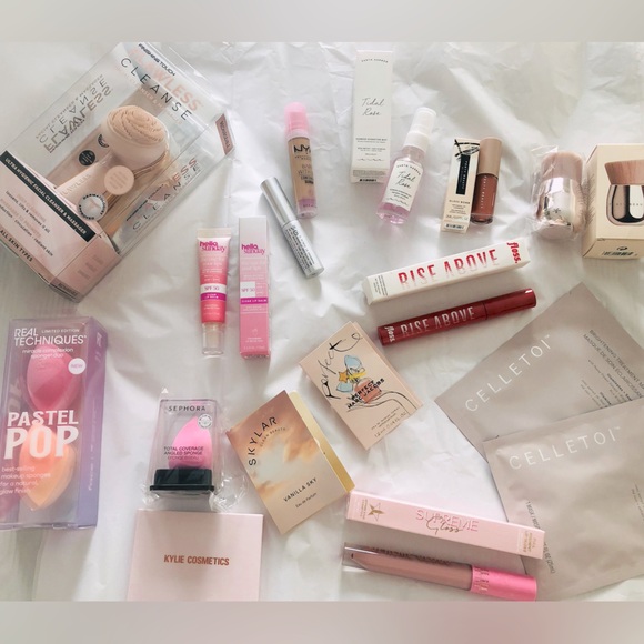 16 PIECE BEAUTY PINK 🌸🌸BUNDLE - Picture 1 of 10